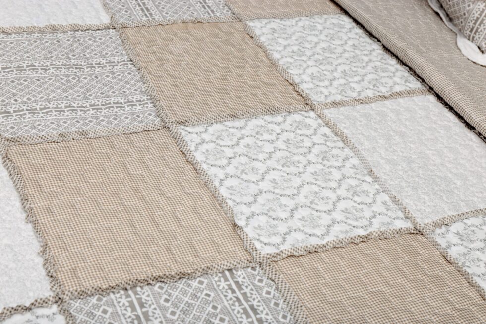 ROMANCE bedspread made of polyester-Tagesdecke ROMANCE aus Polyester-2014543-150/200,200/220